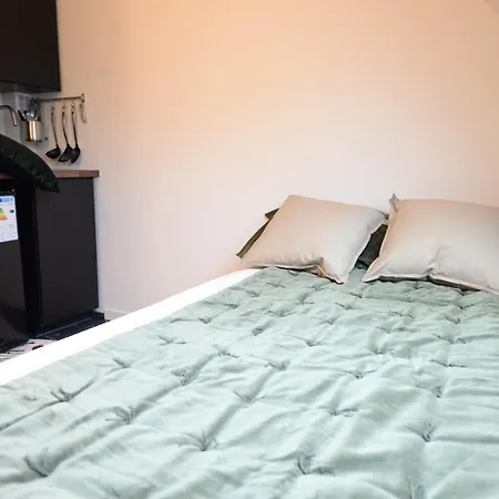 Amazing Near Pigalle Apartment Paris